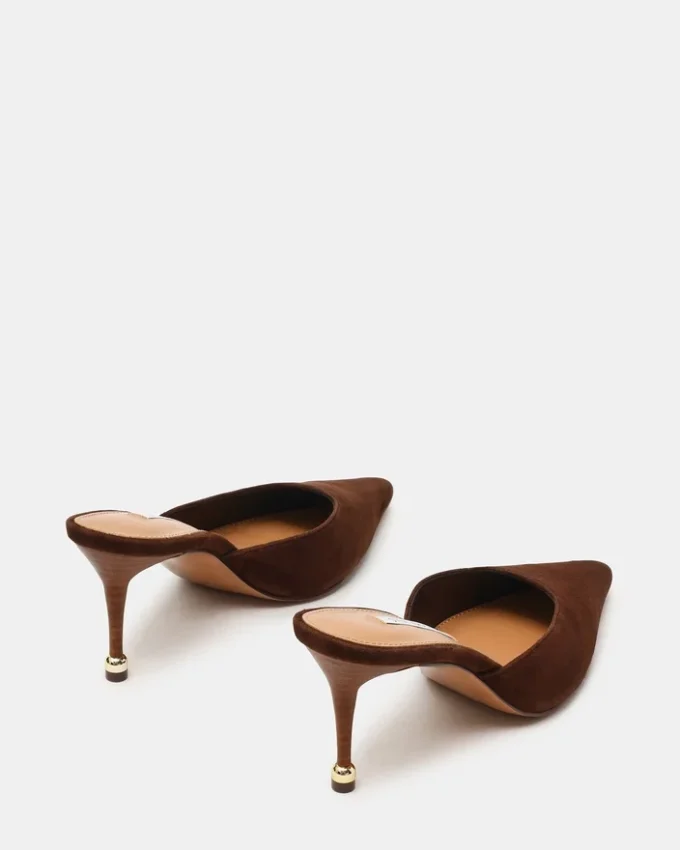 Adeline em camurça castanha