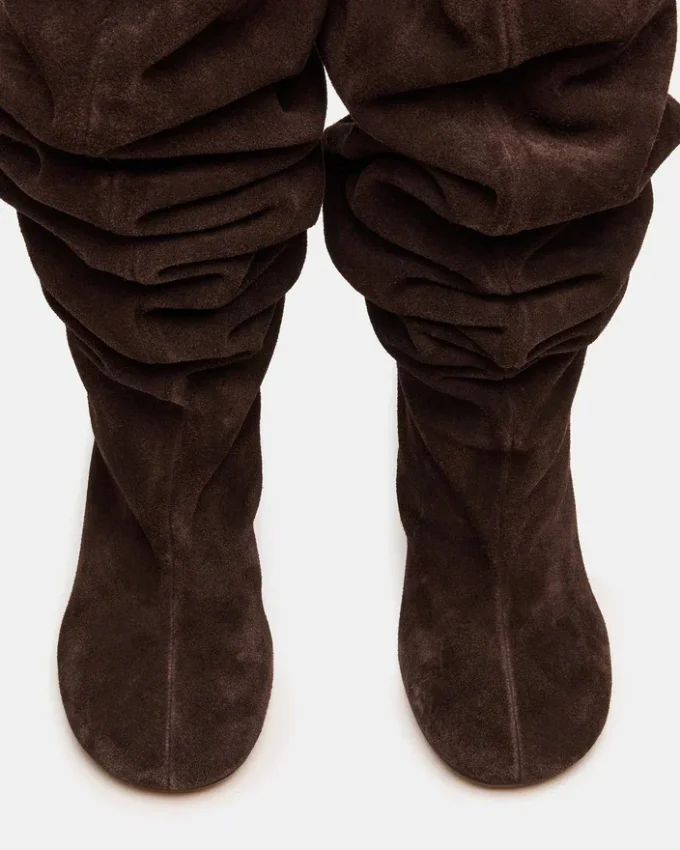 Allison em camurça castanha Allison em camurça castanha