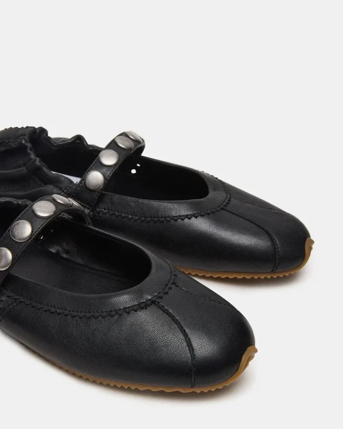 Anaya Tachas em Couro Preto Anaya Tachas em Couro Preto