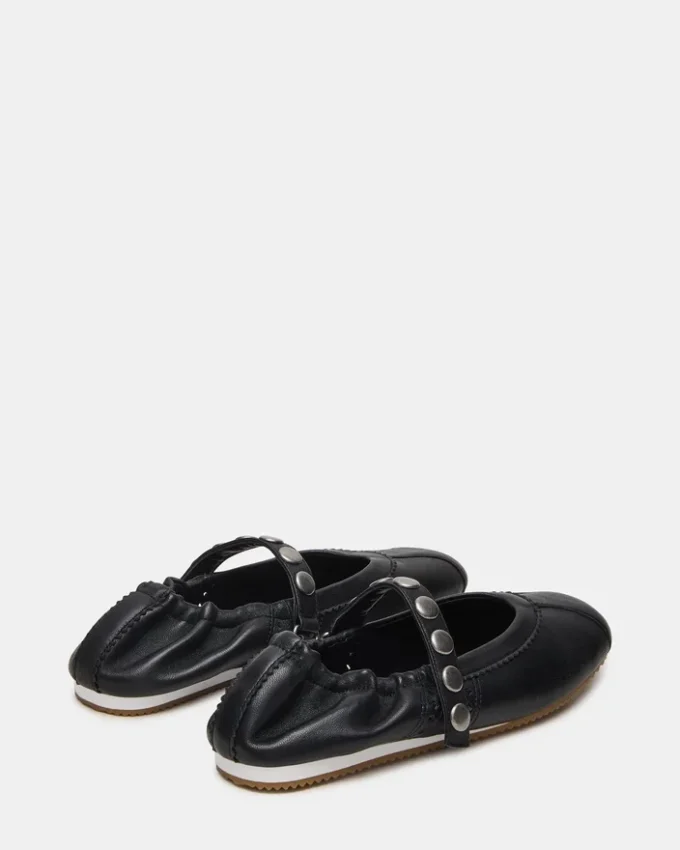 Anaya Tachas em Couro Preto Anaya Tachas em Couro Preto