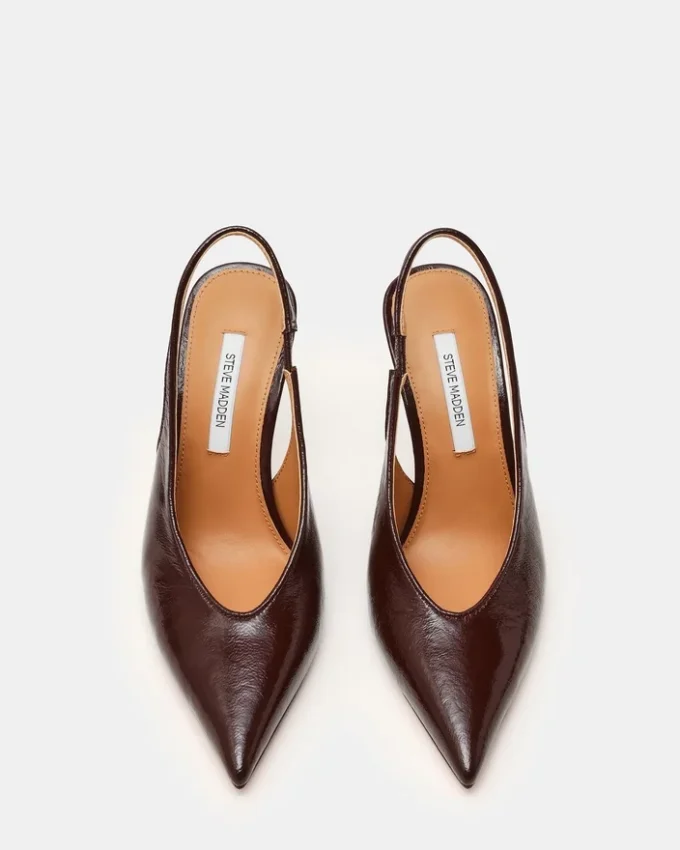 Andromeda em couro castanho