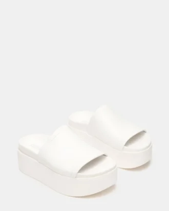 Arwen em couro branco