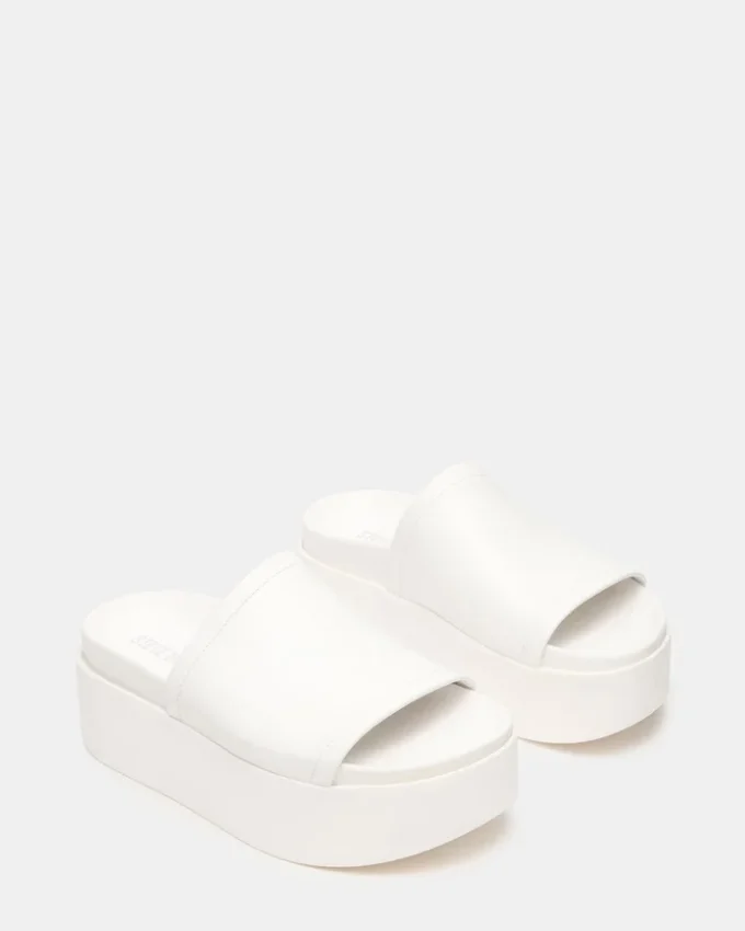 Arwen em couro branco