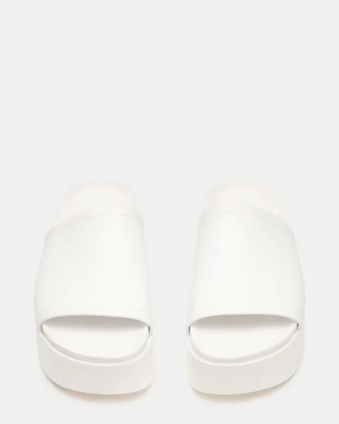 Arwen em couro branco