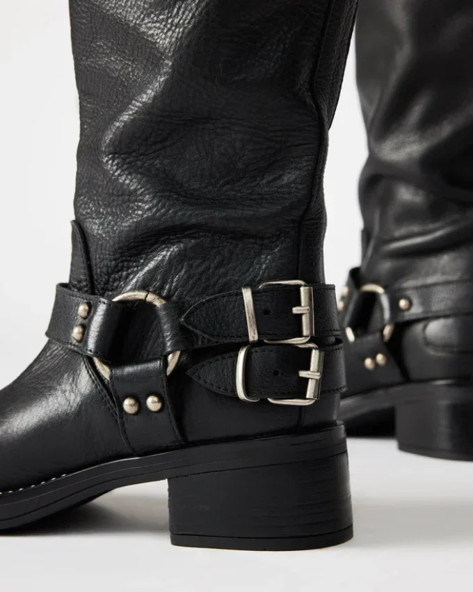 Astor em couro preto