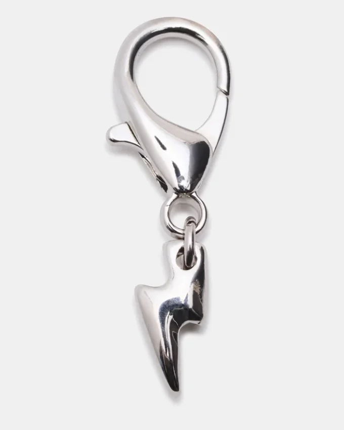 Atacadores e pingentes azuis