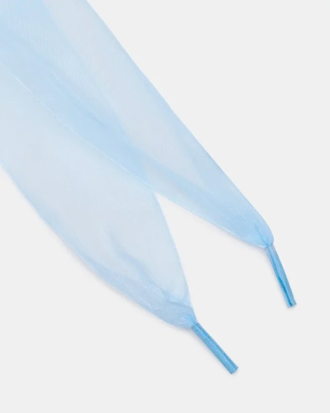 Atacadores e pingentes azuis