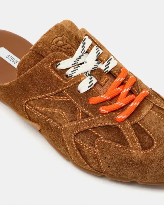 Aziel Mule em camurça castanha