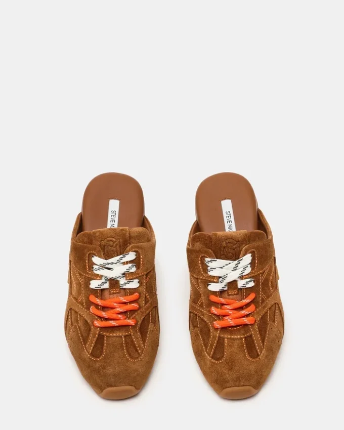 Aziel Mule em camurça castanha