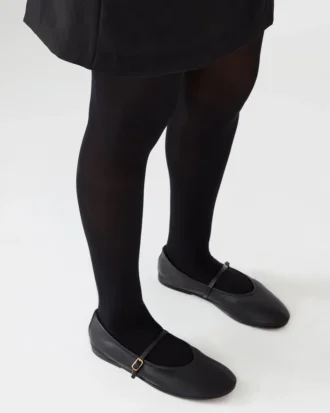 Besette em couro preto