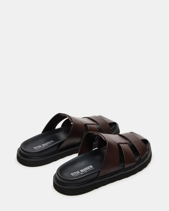 Blazet em couro castanho