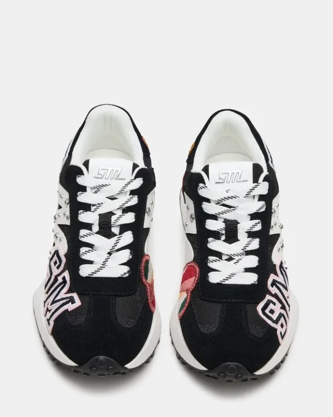 Campo Preto com vários remendos