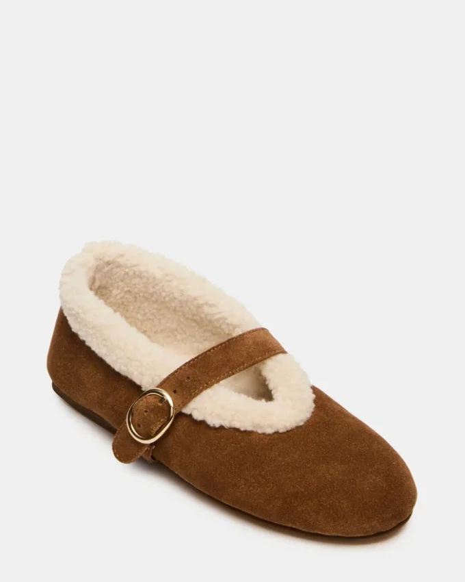 Camurça Castanha Lodge