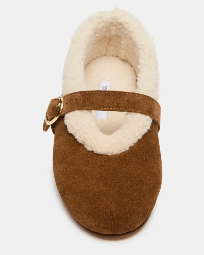 Camurça Castanha Lodge