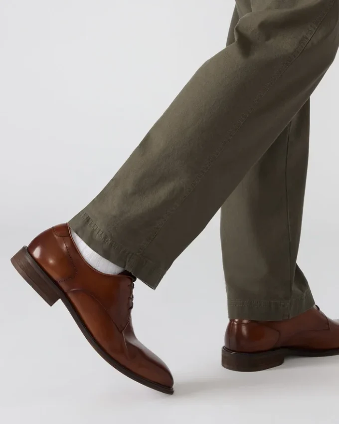 Couro castanho claro Leland