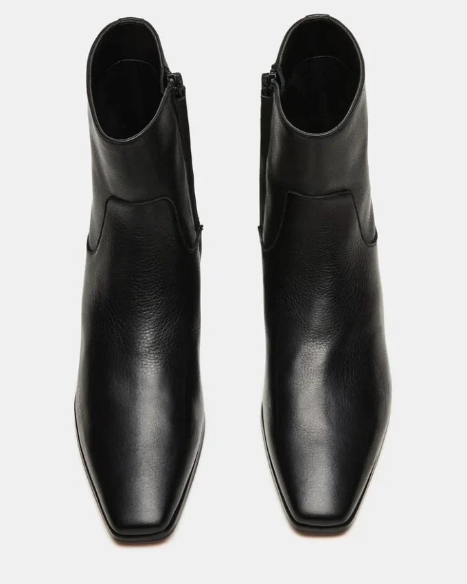 Couro preto empoeirado