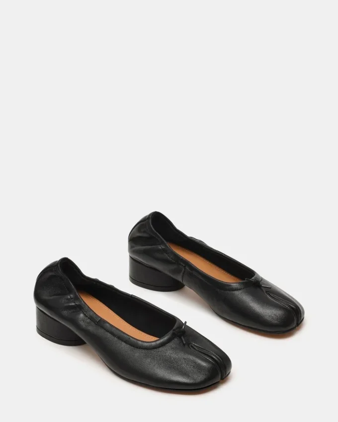Cyra em couro preto Cyra em couro preto