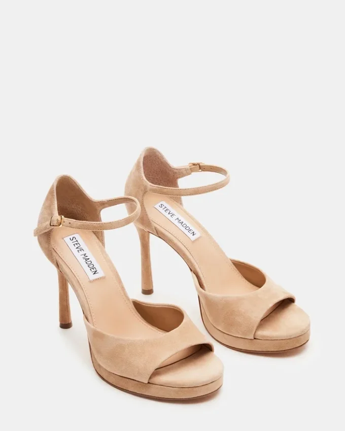 Ester em camurça castanha Ester em camurça castanha