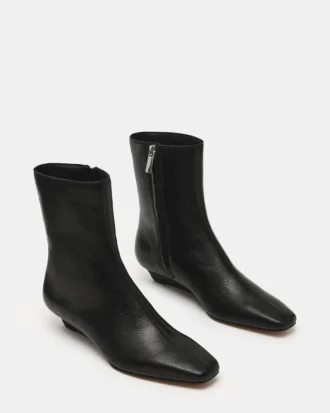 Flaire em couro preto