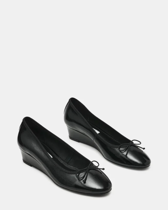 Klutzy Preto Envernizado