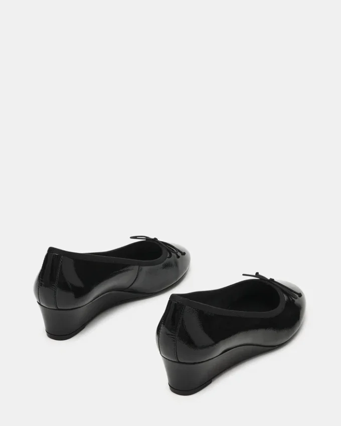 Klutzy Preto Envernizado