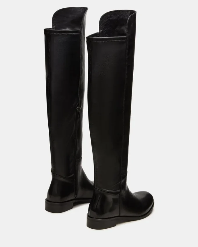 Lancaster em couro preto Lancaster em couro preto