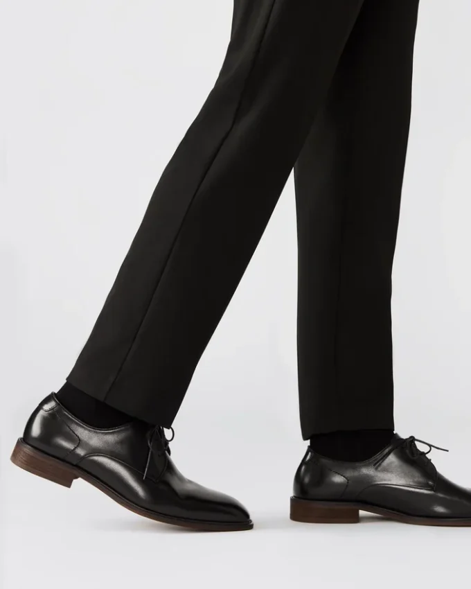 Leland em couro preto