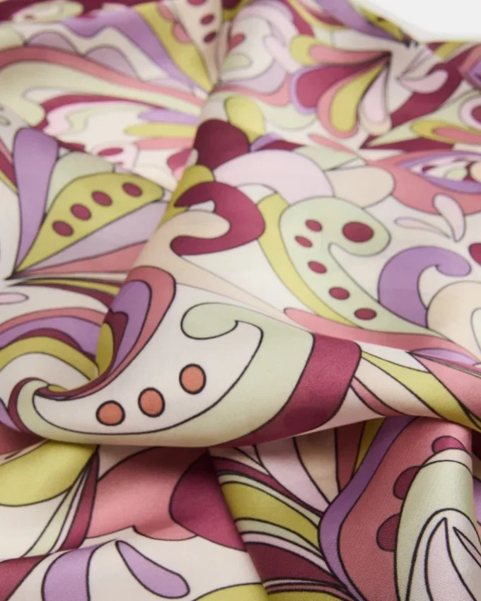 Lenço estampado em lavanda Lenço estampado em lavanda