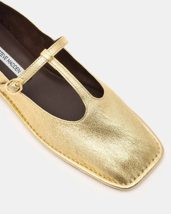 Macbeth em couro dourado