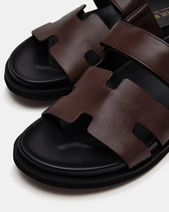 Maiven em couro castanho