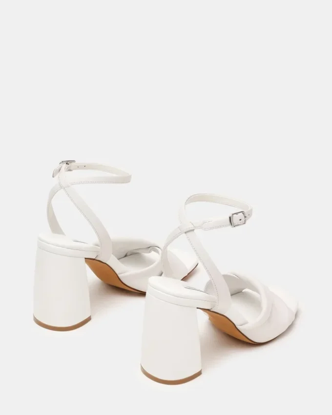 Mandy em couro branco Mandy em couro branco