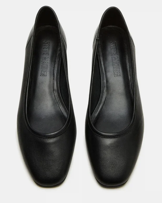 Mollie em couro preto Mollie em couro preto