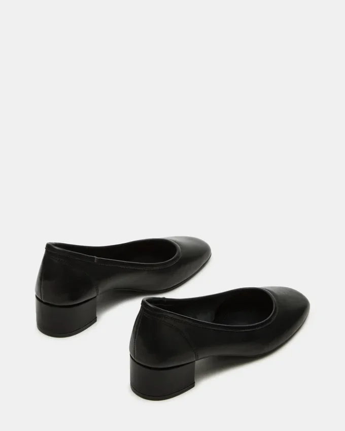 Mollie em couro preto Mollie em couro preto