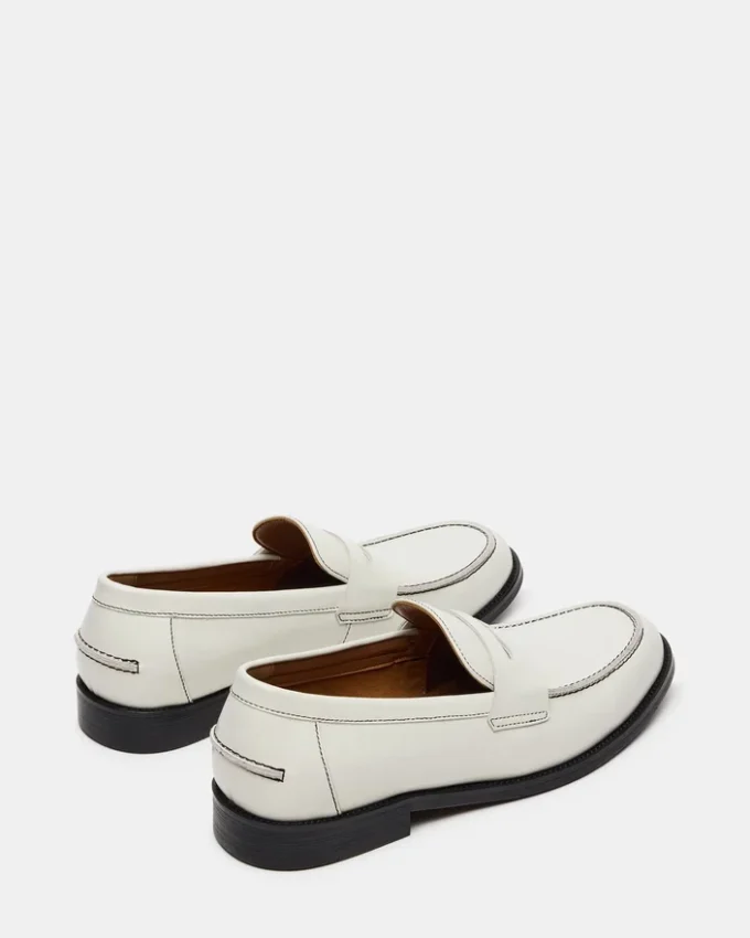 Natan em couro branco