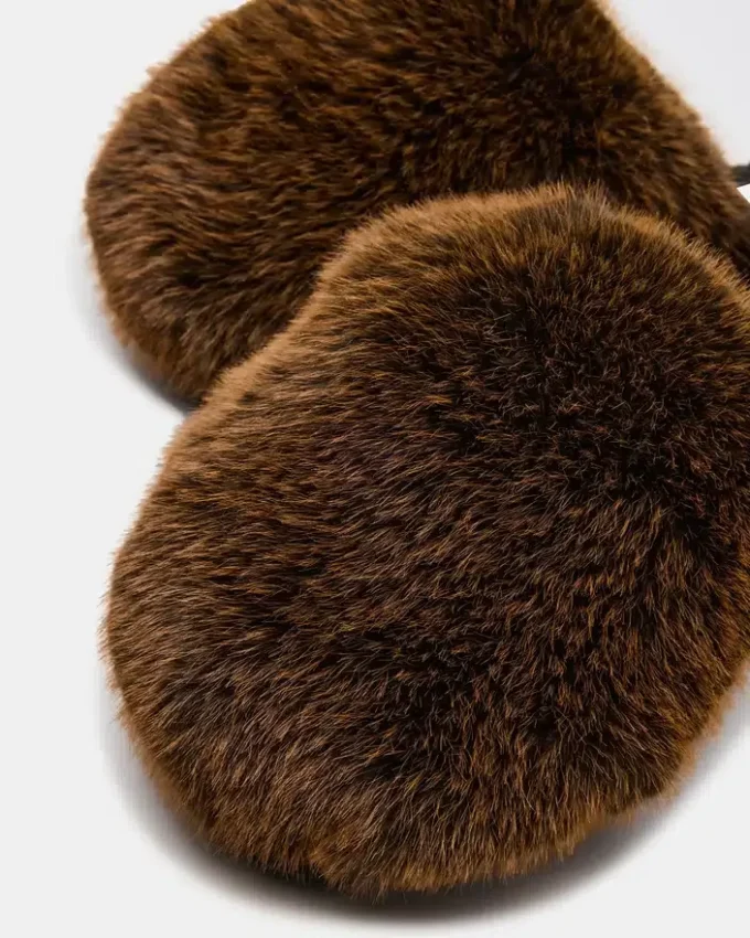 Poof Castanho