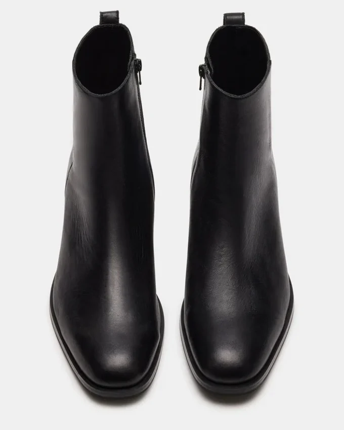 Richie em couro preto