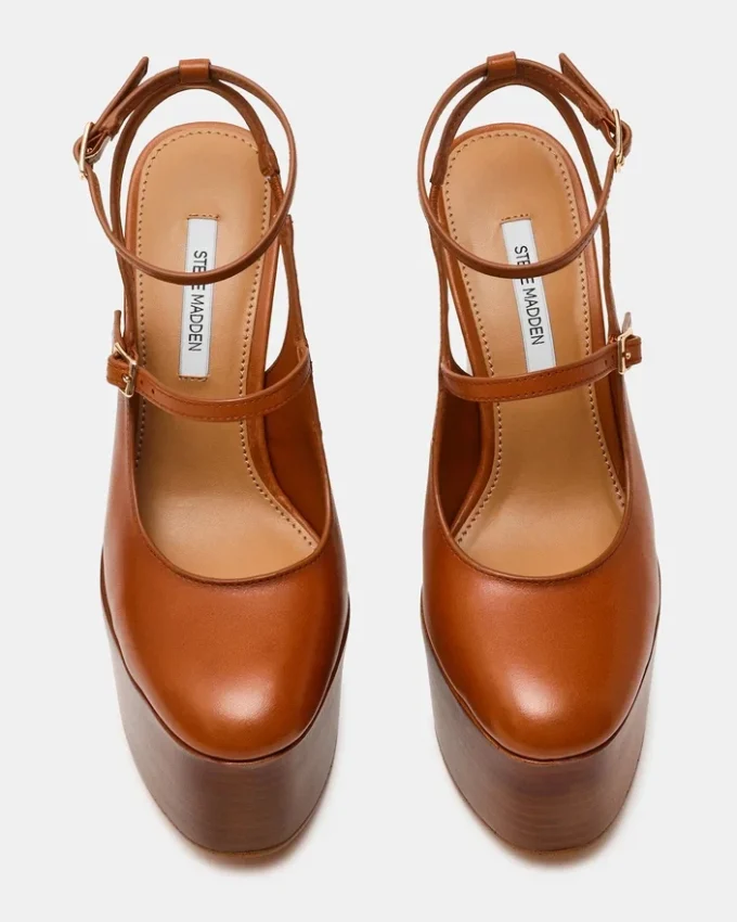 Scotlyn em couro castanho