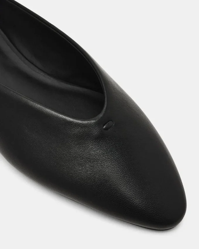 Sherman em couro preto