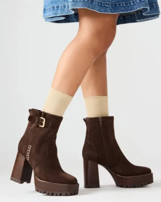 Summit Camurça Castanho-escuro