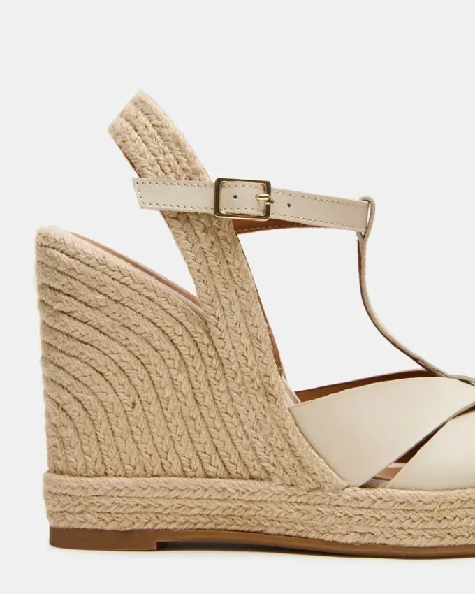 Thelma em couro bege