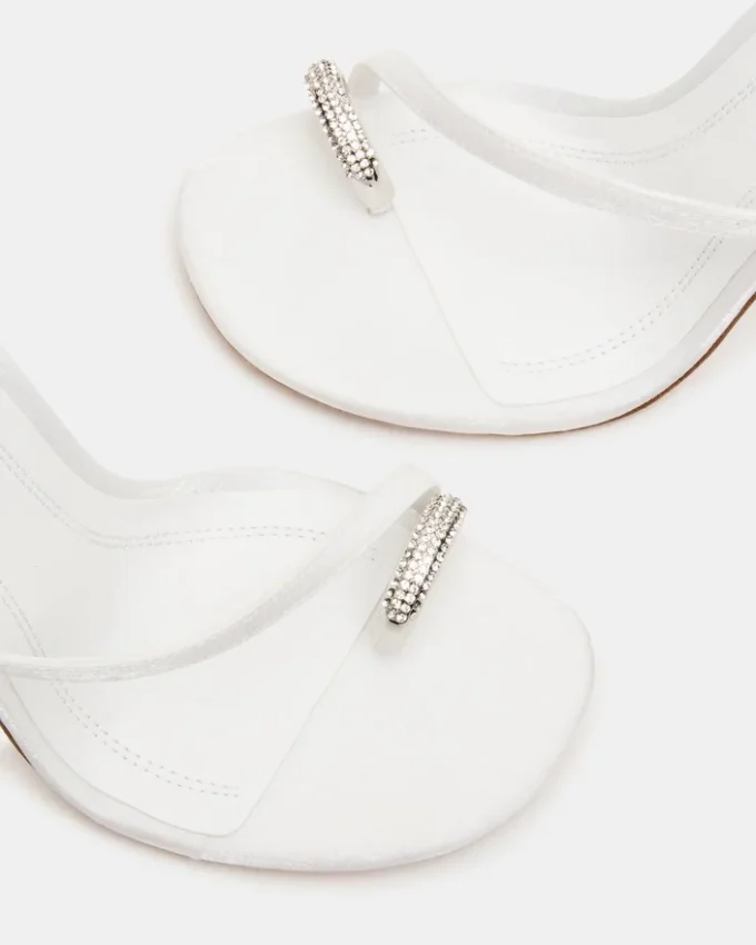 Tia com strass em cetim branco