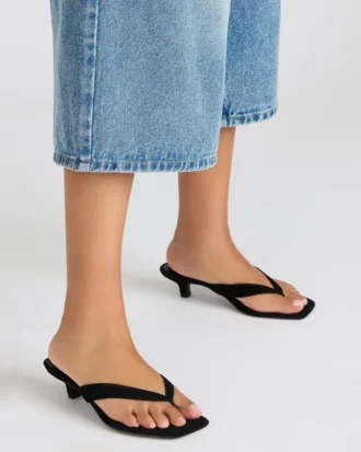 Tracie em camurça preta