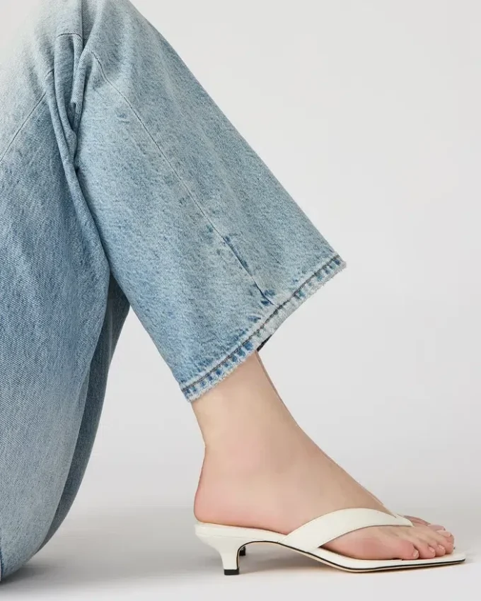 Tracie em couro branco