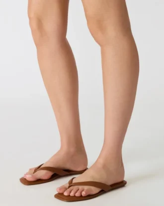 Trella em couro castanho