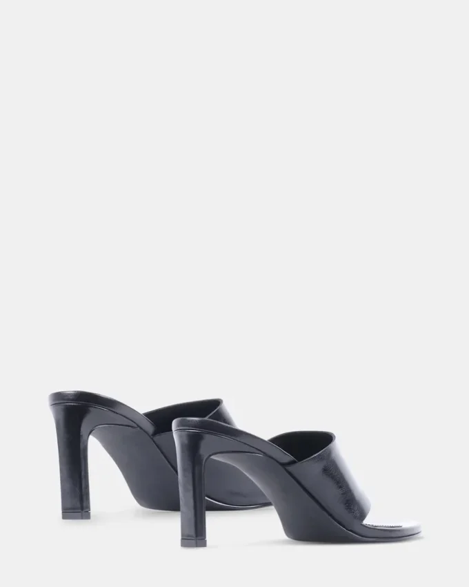 Valentin em couro preto