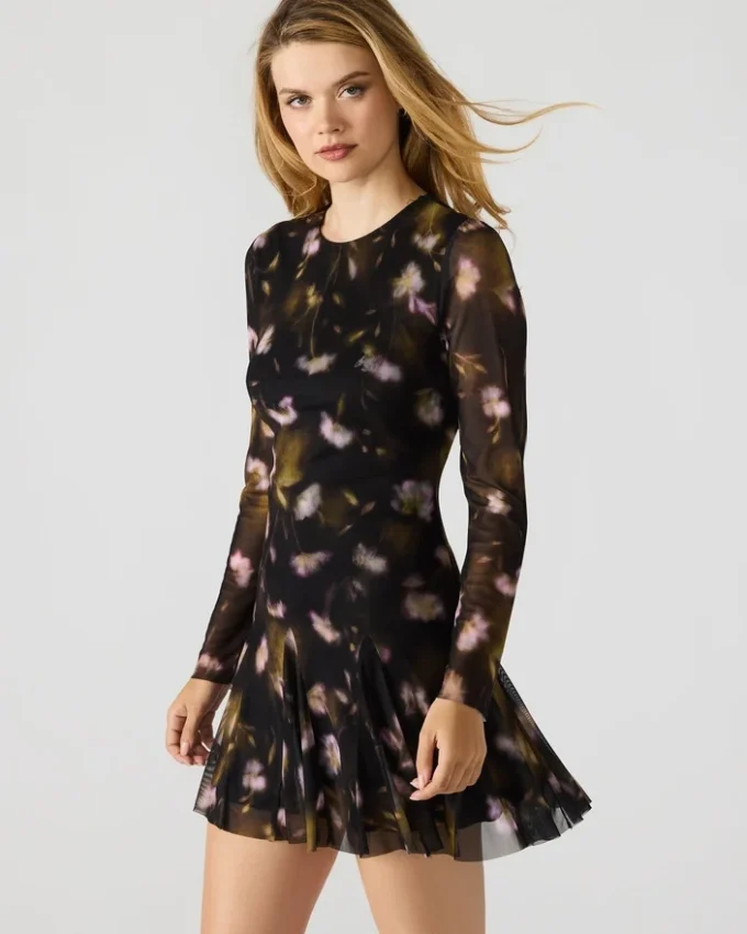 Vestido Bliss Preto com Padrão Floral Pequeno