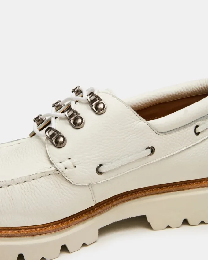 Victor em couro branco